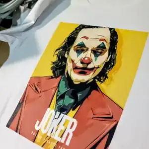 Gorras personalizadas con logo - Serigrafía en gorras trucker Gorras negras serigrafía logo Tiprendon estampado trucker personalizado